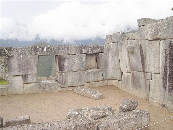 800px-Machu_Picchu20.jpg