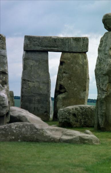 stonehenge.jpg