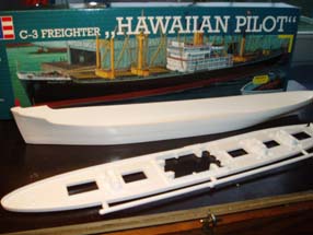 Revell_05236_Hawaiian_Pilot.JPG