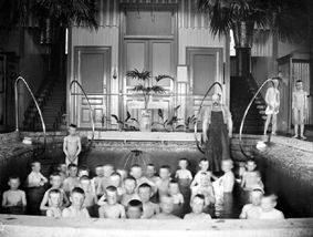 Badhuset, invändigt från 1904.  Foto: Elvert Erik