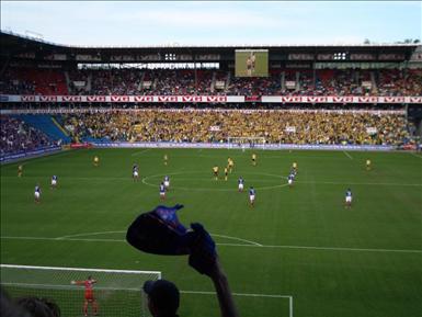 800px-Ullevaal_Stadion_2006-05-12.JPG