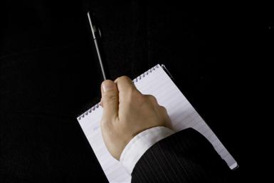 hand-pekar-penna.jpg