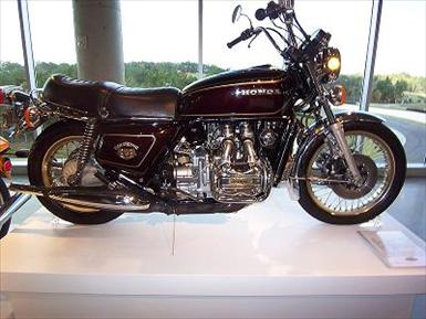 800px-1976_Honda_Gold_Wing_GL1000_01.jpg