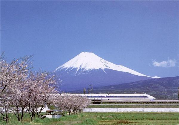 800px-Mountfujijapan.jpg