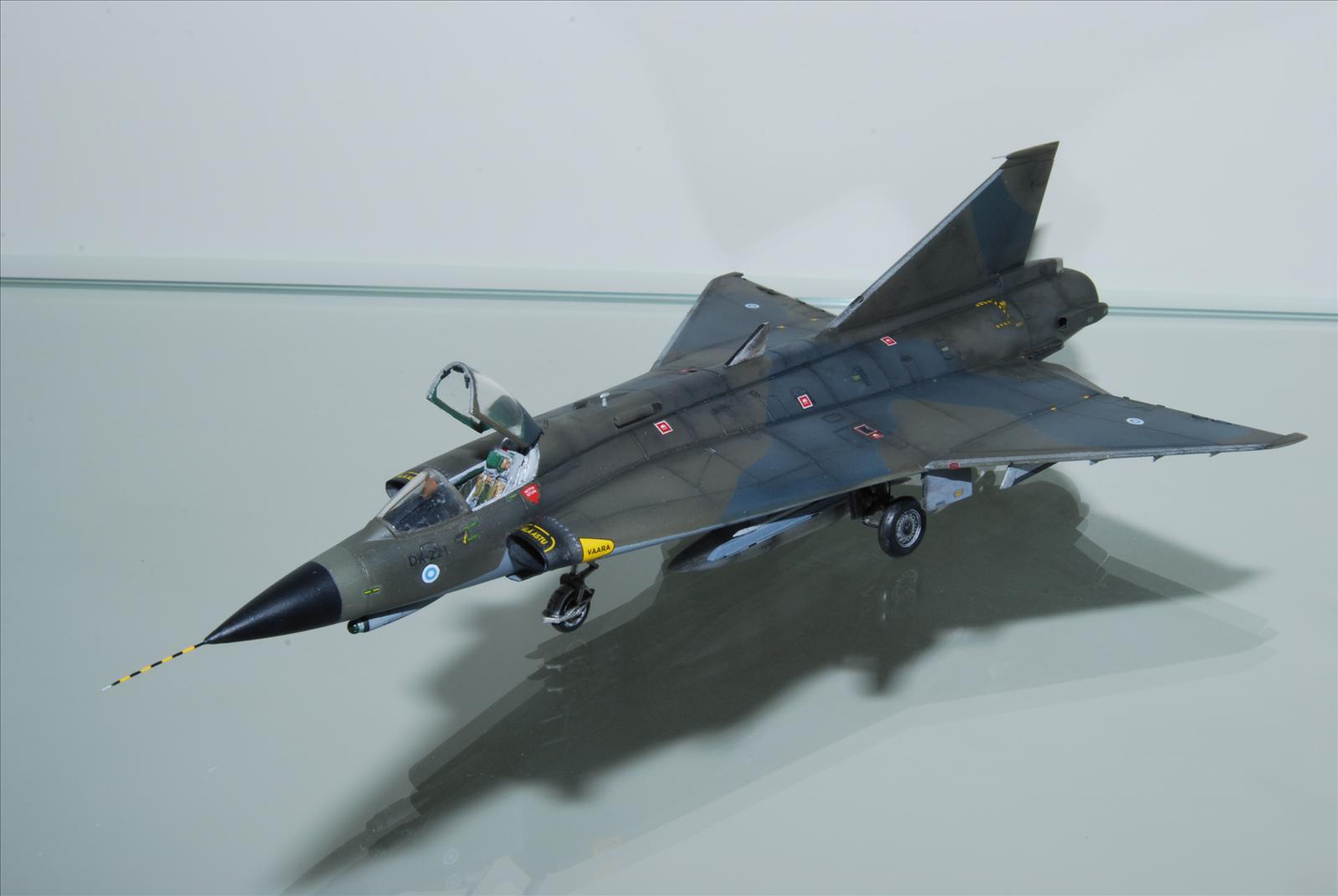 GB 17: Saab J35S Draken