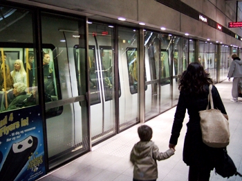 Säkerhetsväggar på en station