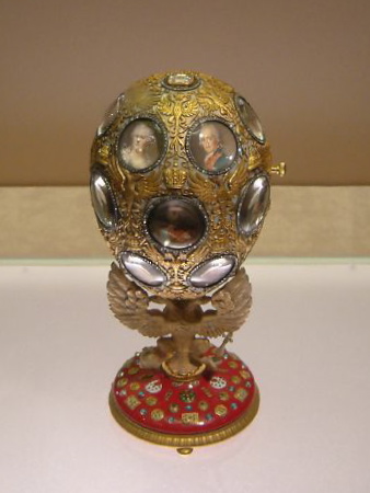 Romanov_Tercentenary_Egg-2.jpg