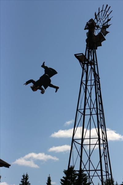 stunt_42376479.jpg