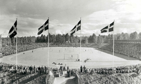 Fotboll vid Jernvallen. Foto: Elvert Erikssons historiska arkiv.
