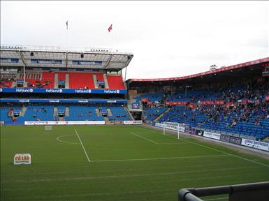 800px-Ullevaal_Stadion_interior_Coca-Cola_Stand.jpg